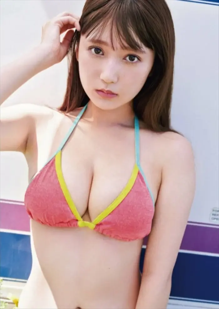 鈴木くるみのエロ画像。Fカップ爆乳おっぱい&エッチなフェラ顔 92th image