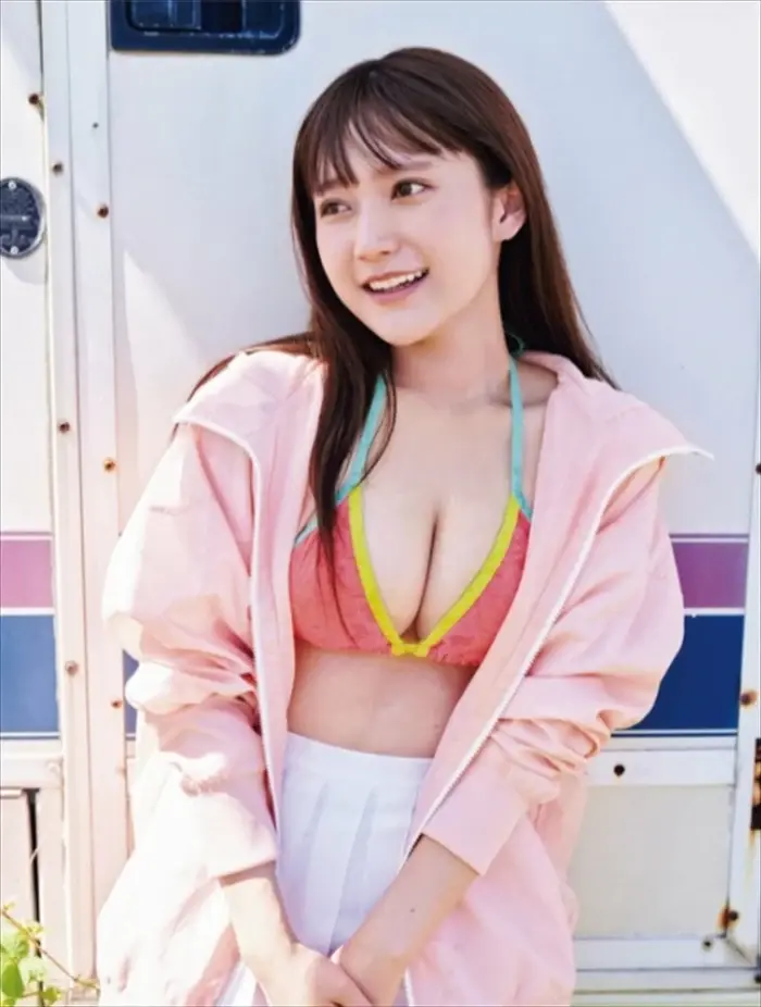 鈴木くるみのエロ画像。Fカップ爆乳おっぱい&エッチなフェラ顔 93th image