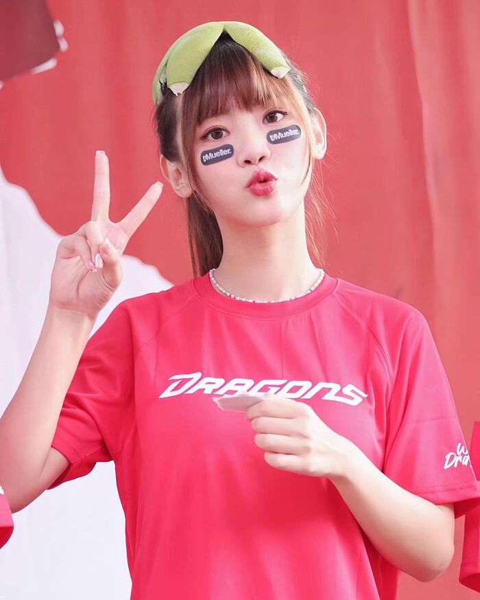 The cheerleading girl 'Xiaoying Ying' has an impeccable face and beautiful breasts, causing netizens to riot (10P) 7th image