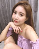 The girl "Meng Jie MJ" has a plump body and an evil perspective that makes people unbearable and melts your heart with a smile (10P)