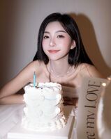 Big-eyed girl "Xu Sour" round beautiful breasts + sexy abdominal muscles are fully open (10P)