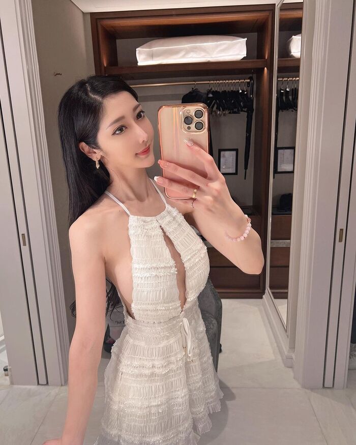 The fairy 'Weng Ningning' fairy looks and releases super power, and her slender posture is super sultry (10P) 2th image