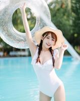 小船馬女孩「講薑」白皙美skin身材讓眾人Surprise宓眾人surprise宓眾人 魂被她thorough 勾走 (10P)
