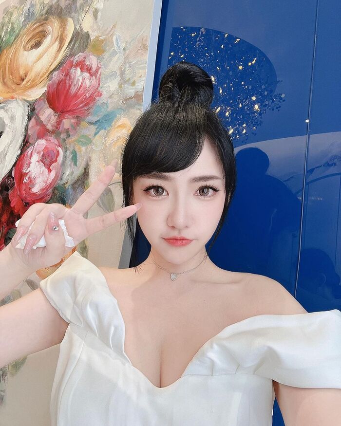 The best nurse 'Elle Li' has a super rebellious body proportion! It's almost like death (10P) 3th image