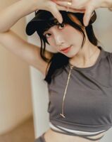 The best girl "Long Weiwei" god-level hot legs and white and tender body make people's blood pump (10P)