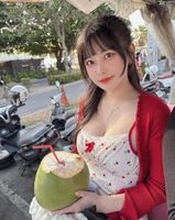 Sister's live broadcaster "Yili" has round beautiful breasts + big watery eyes with super power (10P)