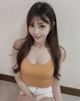 Full breast power "Zhu Zhu" full of beautiful breasts overflows hot chew (10P)