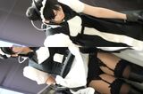 [Surprise] I ・・・・・・・・ that I would suddenly flip up my skirt in a layer at Comiket. (with video)