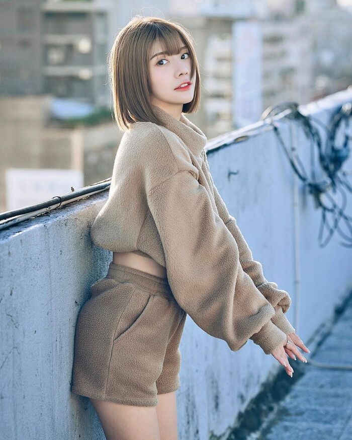 極品正妹「林艾融」外表氣質私下自拍卻火辣勾人 (10P) 2th image