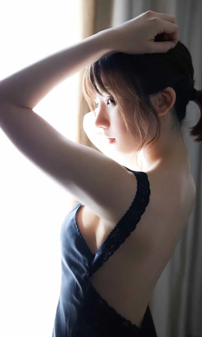 【Enako 11】Gravure image of enjoying the beautiful bust and beautiful buttocks of Japan's cutest cosplayer (3) 13th image