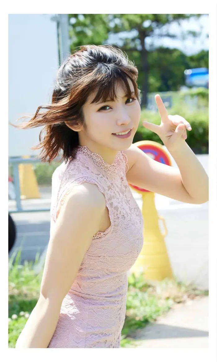 【Enako 11】Gravure image of enjoying the beautiful bust and beautiful buttocks of Japan's cutest cosplayer (3) 6th image