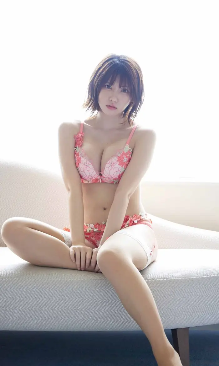 【Enako 11】Gravure image of enjoying the beautiful bust and beautiful buttocks of Japan's cutest cosplayer (3) 8th image